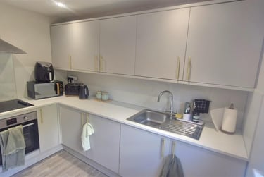 1 bed studio, Derby Road, Radford, Nottingham, NG71PR - Image 1